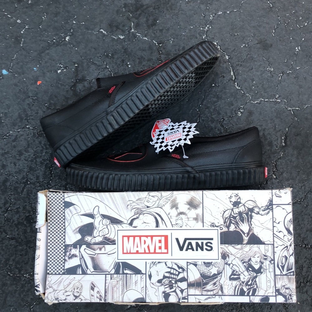 NWT BRAND NEW Vans Classic Slip On (Marvel) Black Widow/Black